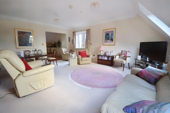 Flat for sale in Motcombe, Shaftesbury