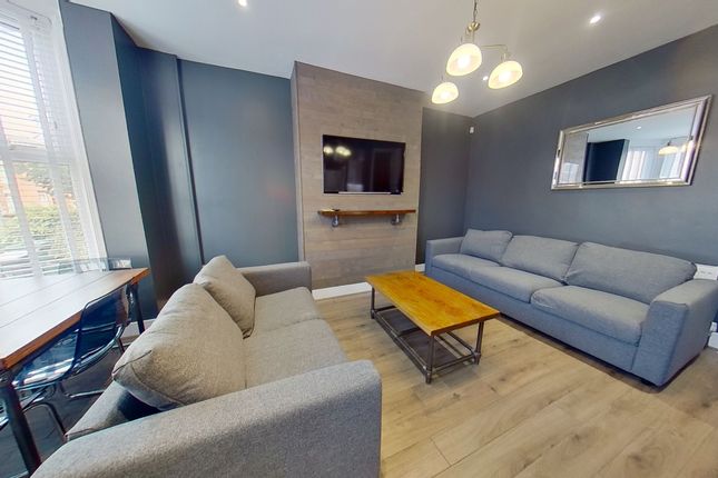 32 Royal Park Avenue, Leeds photo 2