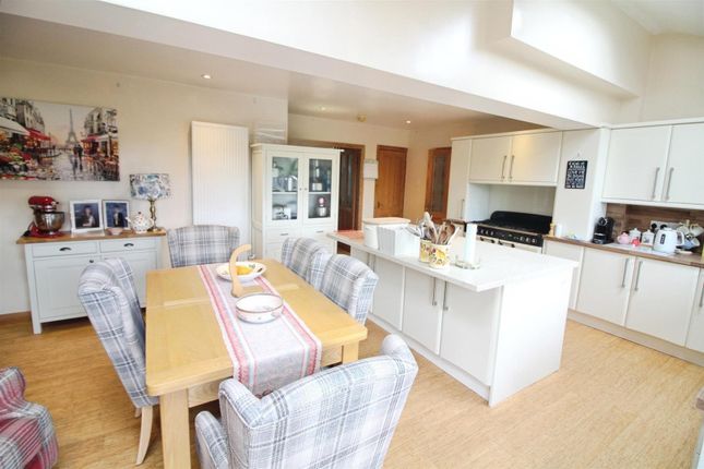 18, Leeds Road, Leeds photo 3
