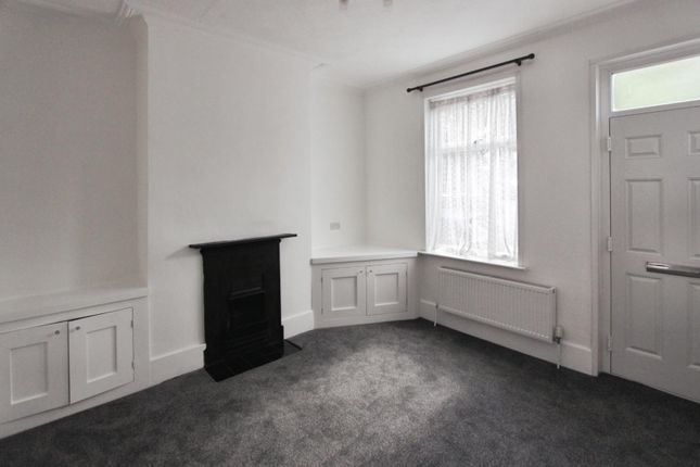 1Da0510d-Living 20Room.Jpg