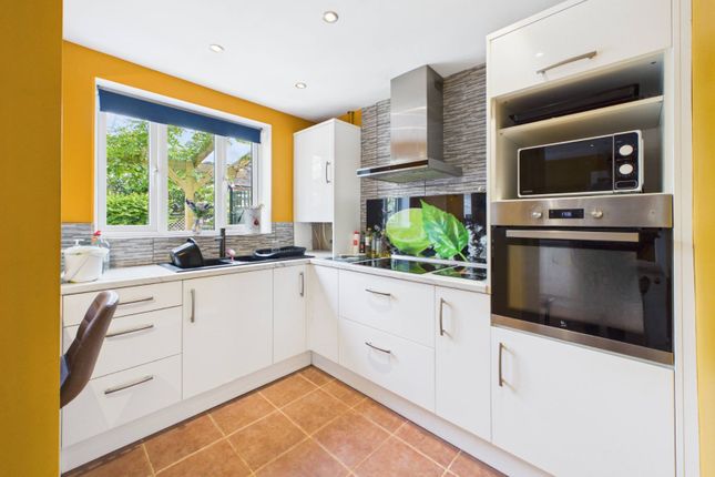 3, Timperley Fold, Greater Manchester photo 5