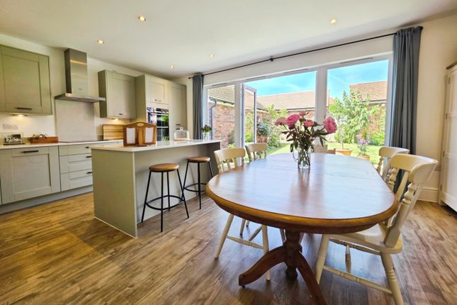 10, Samuel Reynolds Close, Stonehouse photo 3