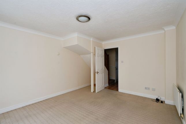 17, Wheatsheaf Close, Burgess Hill photo 4