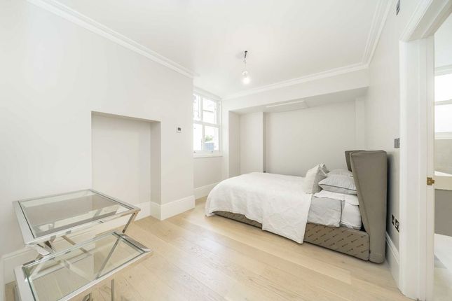 Flat 11, Cornwall Mansions, Cremorne Road, London photo 4