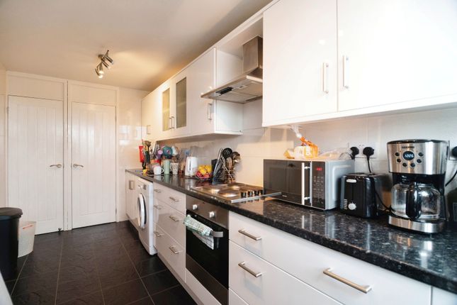 Flat for sale in Victoria Road, Brentwood