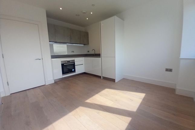 Thumbnail Flat to rent in Romney Place, Maidstone