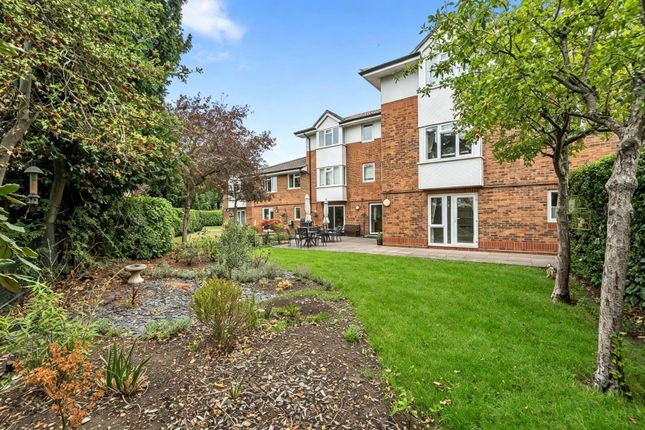 5 Cedar Court, Crockford Park Road, Addlestone photo 2