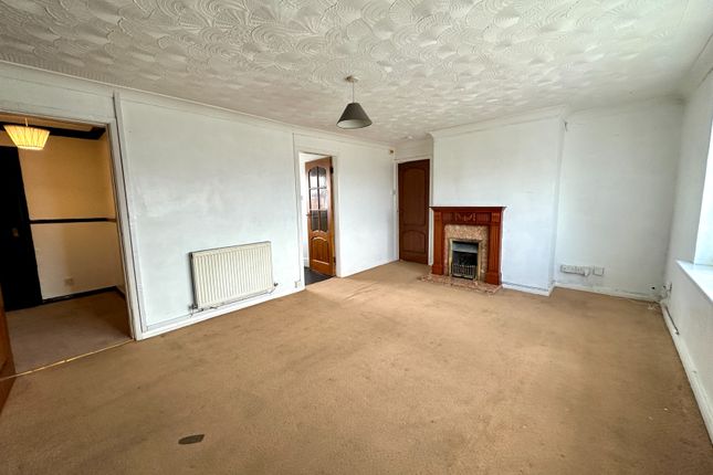 72, King Street Bradley, Wolverhampton photo 3