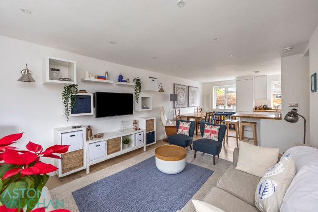 11 Robin Dene, Brighton, East Sussex photo 4