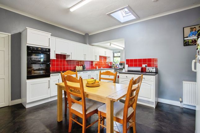 2, George Street, West Yorkshire photo 3