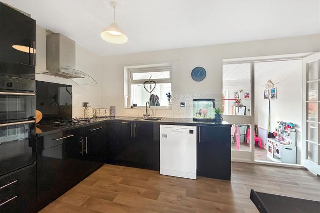 52, Brownings Walk, Newton Abbot photo 4