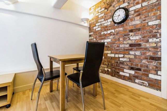 Flat to rent in Newton Street, Manchester