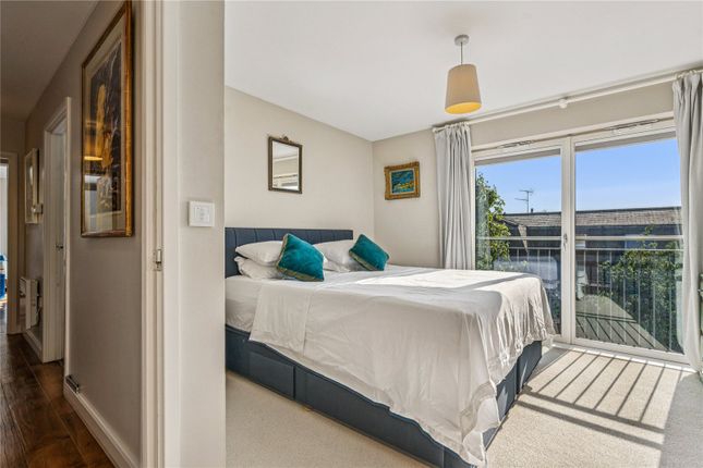 Flat 18, Hardy Court, 1, Furmage Street, London photo 4