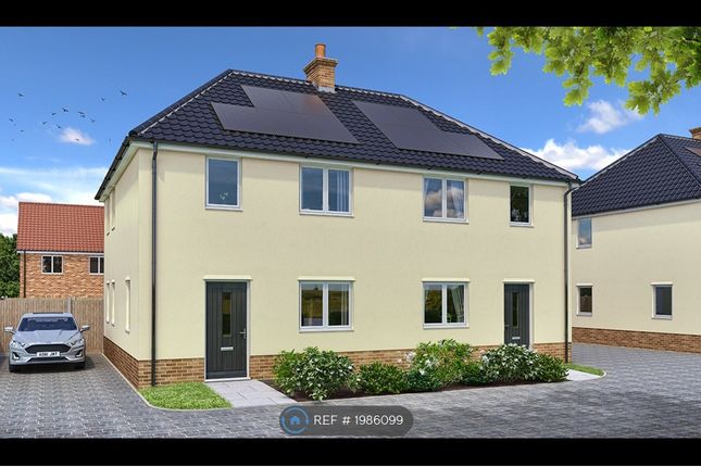 3-bed semi-detached on Roydon, Diss, £1,350/mo
