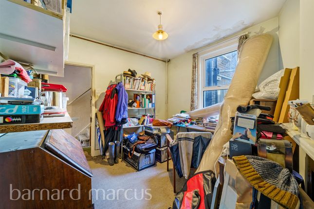 End terrace house for sale in Spring Grove, London