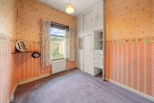 16, Gooder Lane, Brighouse photo 4