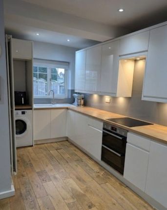 8 Deer Park Court, Monk Fryston, Leeds photo 3