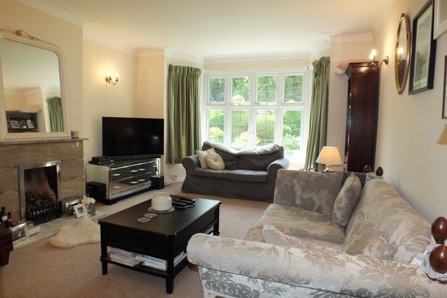 Flat to rent in Imber Close, Esher