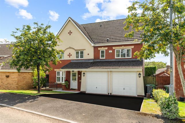 Bassetts Field, Thornhill, Hern Crabtree (1) New T