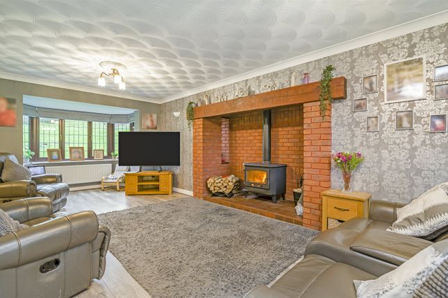 7, Tregarn Close, Langstone, Newport photo 3