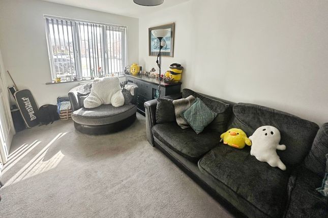 22, Field View, Ashington photo 2