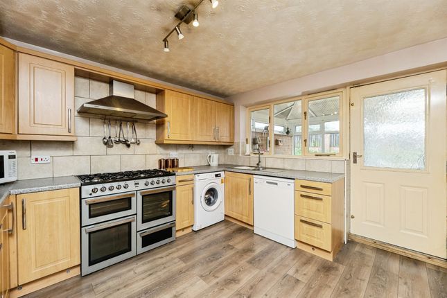 23, Laurel Place, LEEDS photo 4