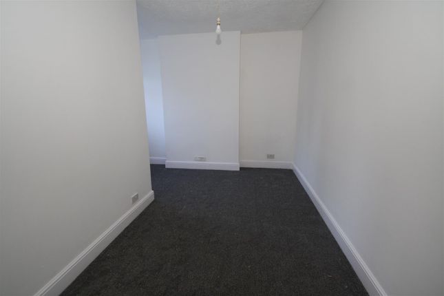 12c, Ramuz Drive, Westcliff-On-Sea photo 4
