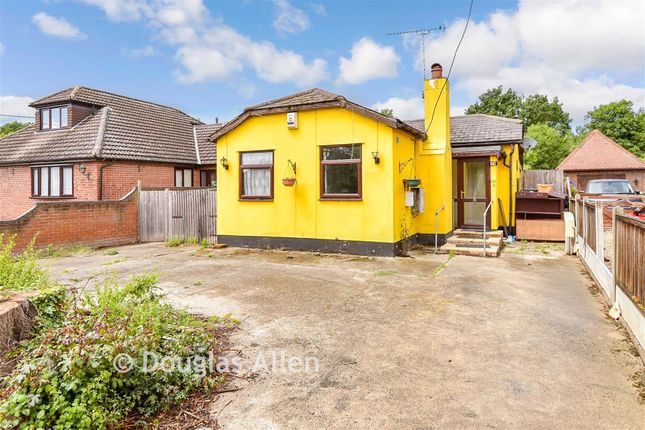 3-bed bungalow on Westric, Branksome Avenue, Wickford, £400,000