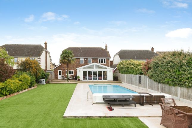 41, Wash Road, Basildon photo 2