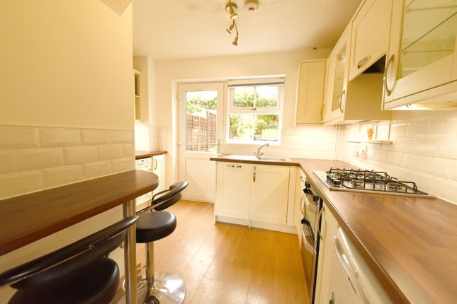 35, Harrington Close, Newbury photo 4