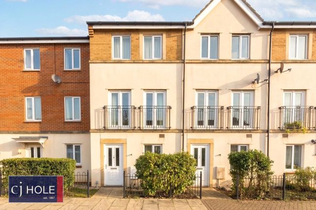 4-bed terraced on Shakespeare Avenue, Bristol, £2,900/mo