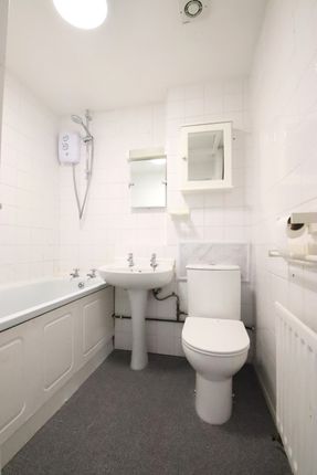 80, Holmbury Grove, Forestdale photo 4