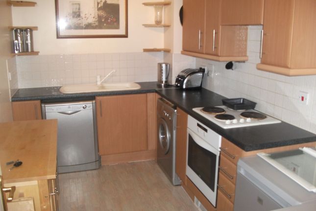 16 Priory Avenue, Southampton photo 2
