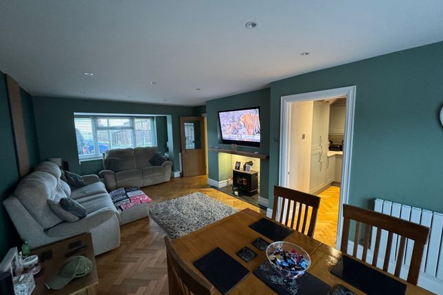 9 Westfield Grove, Goole photo 3