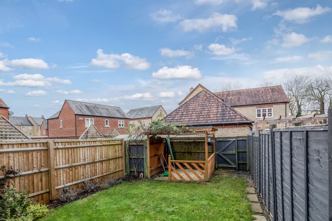 Terraced house to rent in Kempton Close, Chesterton, Bicester