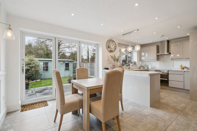 34a, Rixon Close, George Green photo 3