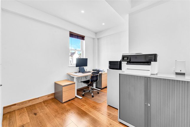 3 Heron Court, 3-5, High Street, Hampton photo 4