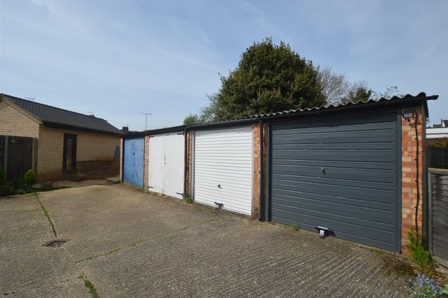 Maisonette for sale in New Road, Croxley Green, Rickmansworth