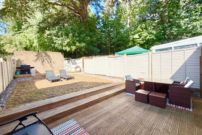 19, Norton Road, Camberley photo 3