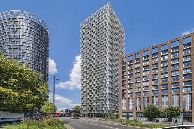 Flat to rent in Stratosphere Tower, 55 Great Eastern Road, London
