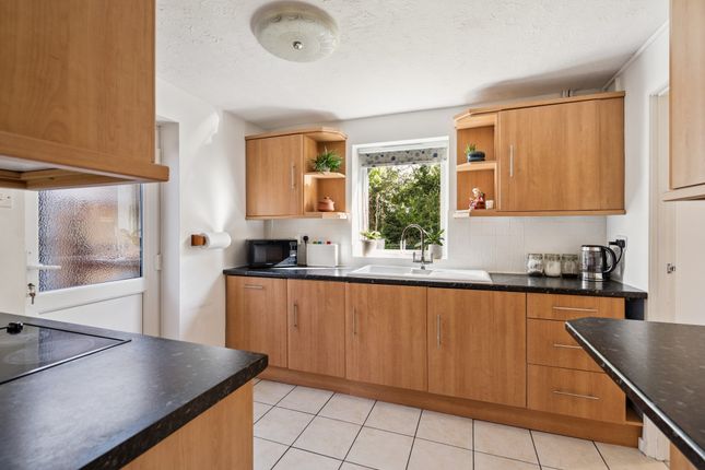 14 Howard Road, Chesham photo 3