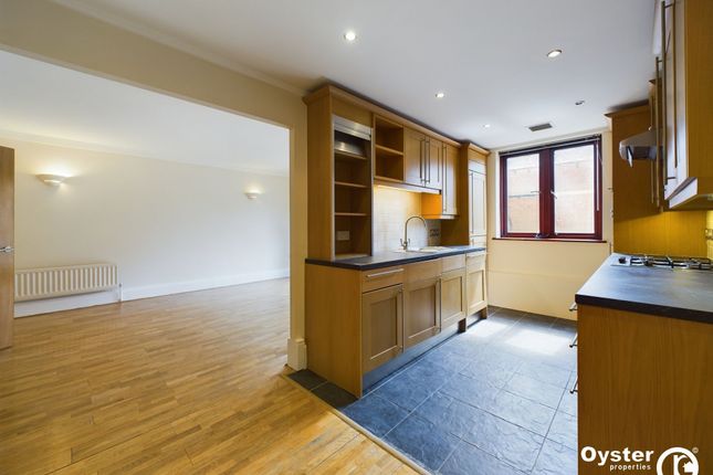 71 Chasewood Park Sudbury Hill, Harrow photo 4