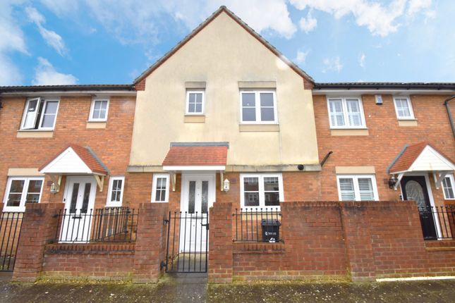 Thumbnail Property to rent in Cunningham Avenue, Portsmouth, Hampshire