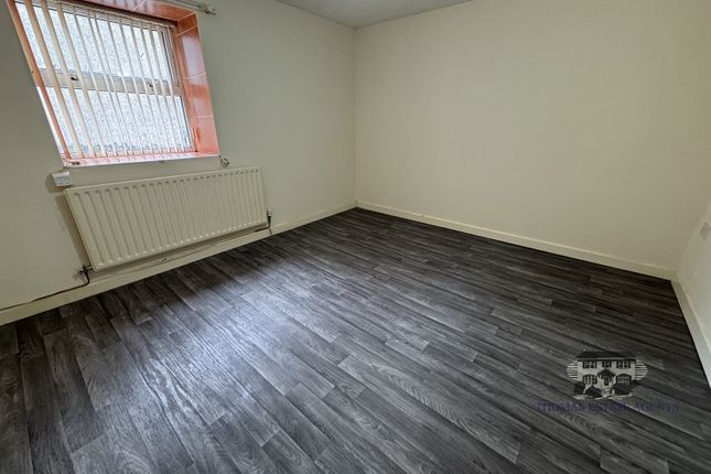 7 Carmel Flats, Victoria Street, Tonypandy photo 2