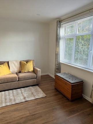 Studio to rent in Seeley Drive, London