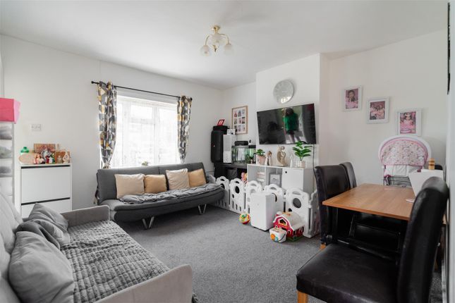 6, Brook Road, Cheltenham photo 2