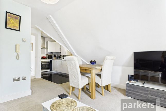 8, Millins Yard, Witney photo 3