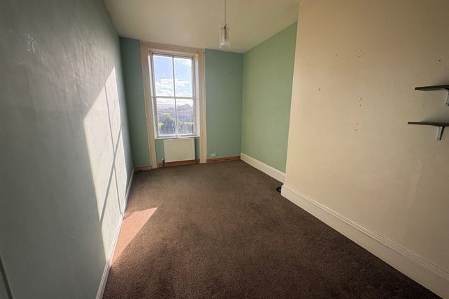 Flat 10, 3, Upgang Lane, WHITBY photo 5