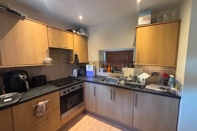 11, Woodhead Road, HOLMFIRTH photo 2