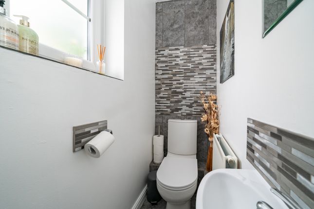 5 Plough Close, Aylesbury photo 4